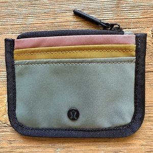 LULULEMON COLOR BLOCK CARD HOLDER